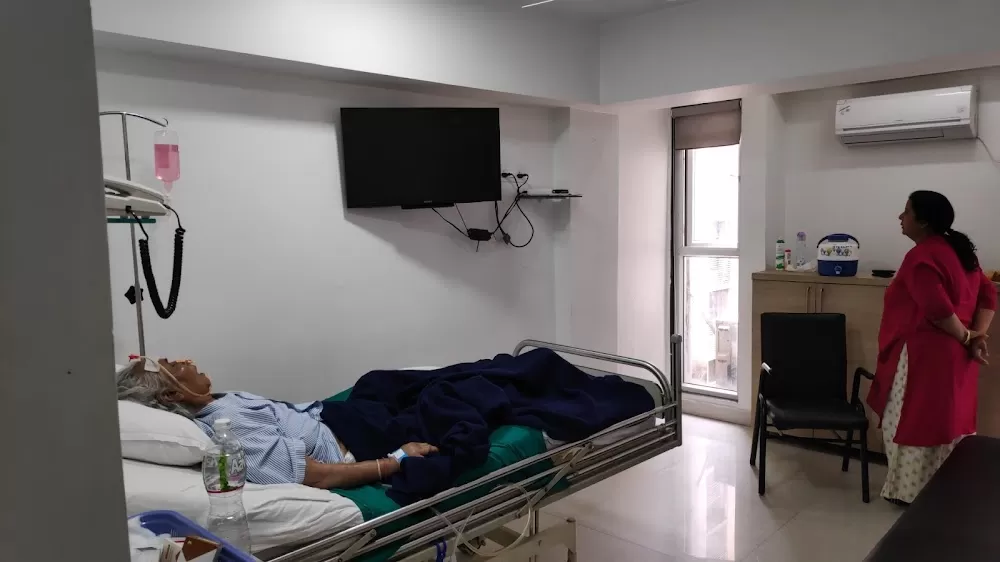 SAL Hospital & Medical Institute - Photo 3
