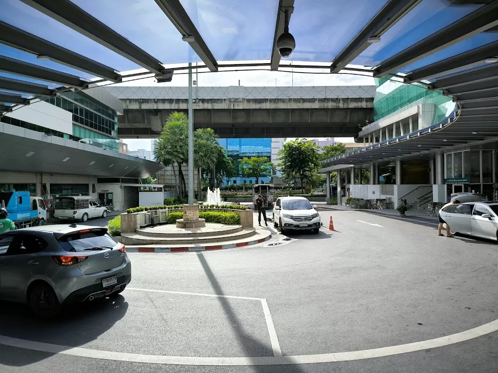 Ramathibodi Hospital - Photo 6