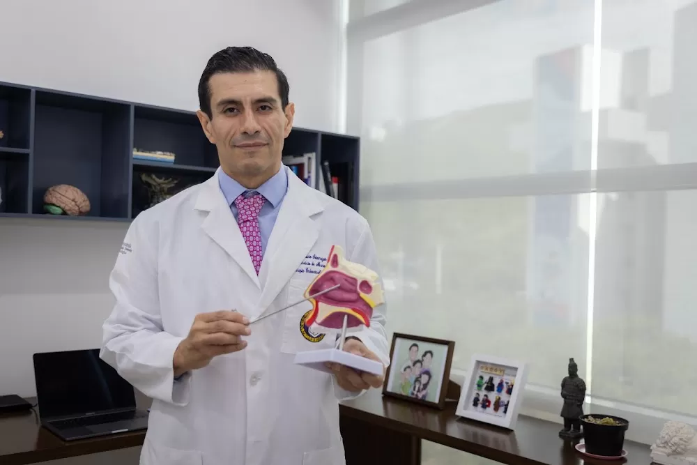 Dr. Arturo Sotomayor - Neurocirujano - Photo 6