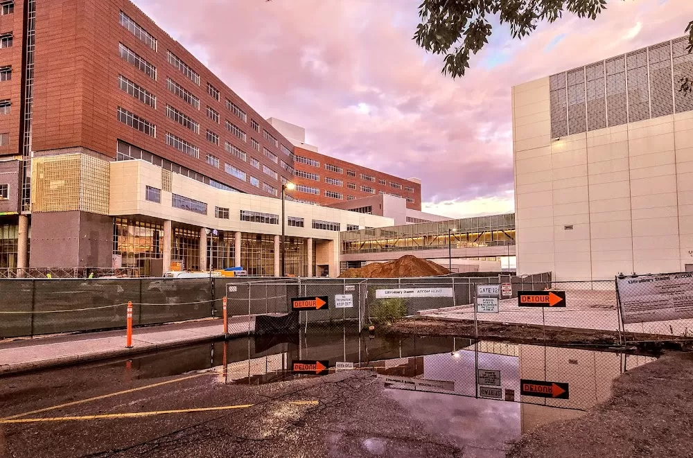 UNM Hospital - Photo 3