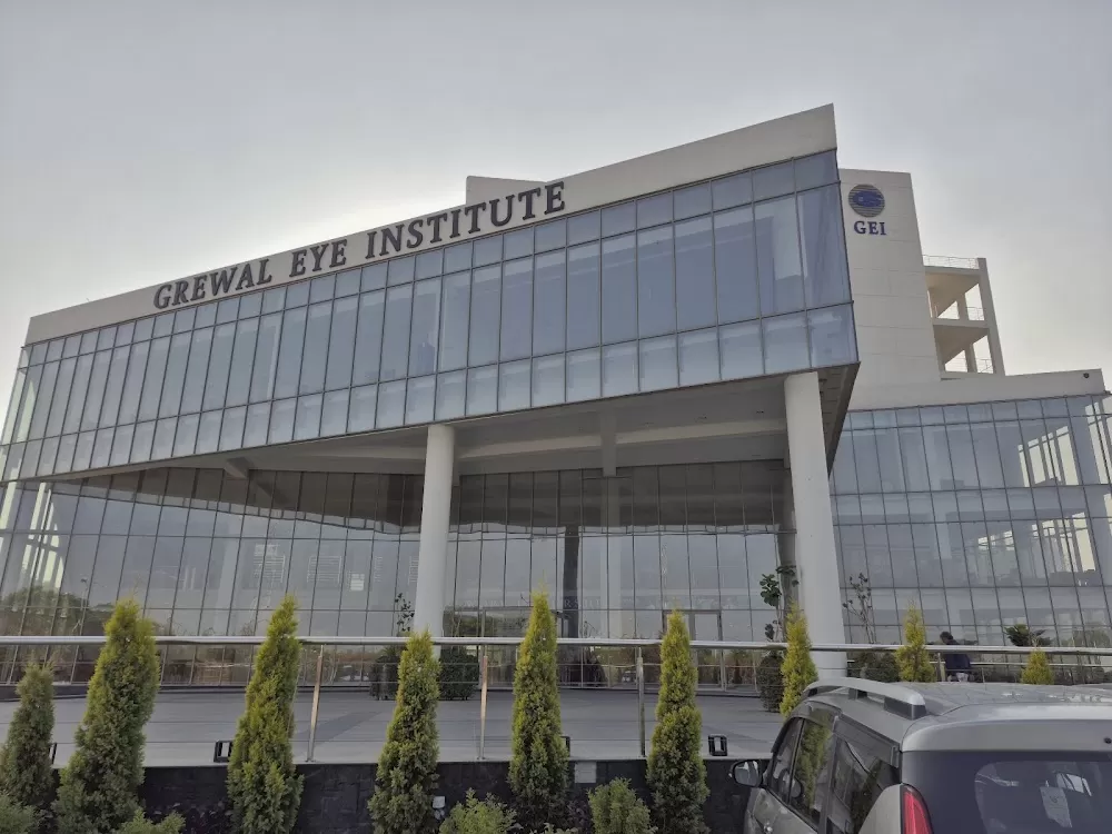 Grewal Eye Institute, Medicity, New Chandigarh - Photo 8