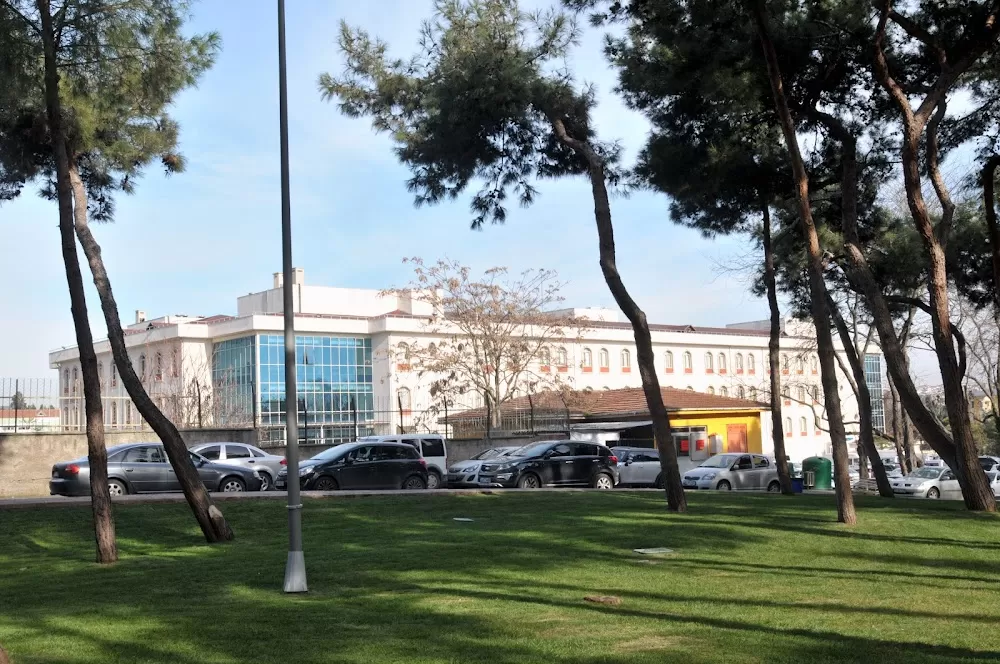 Yedikule Göğüs Hastalıkları ve Göğüs Cerrahisi Eğitim ve Araştırma Hastanesi - Photo 2