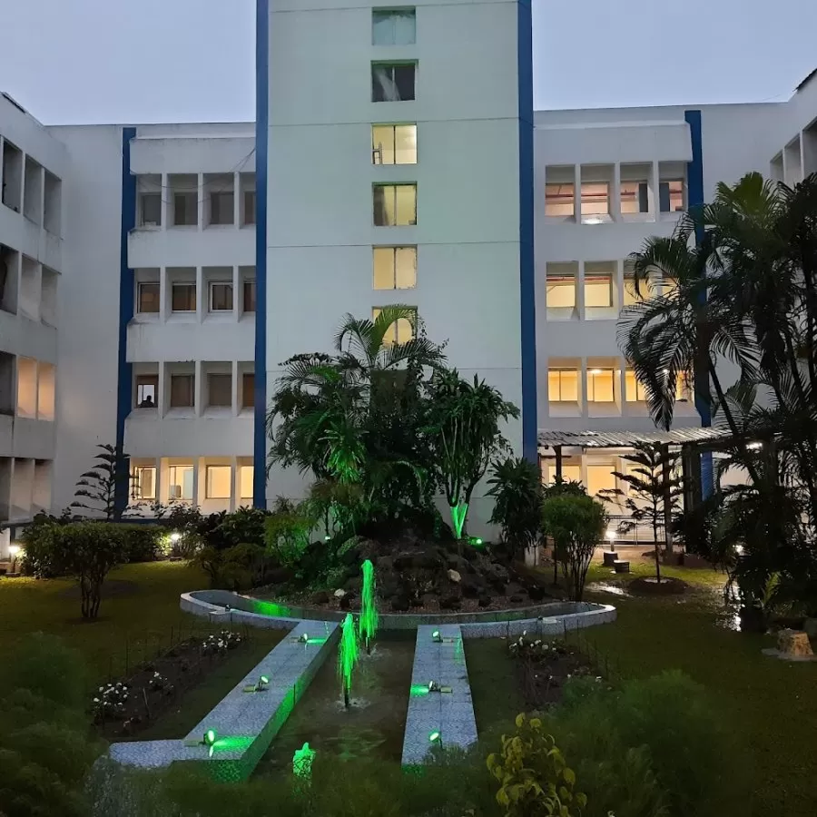 Peerless Hospital - Photo 2
