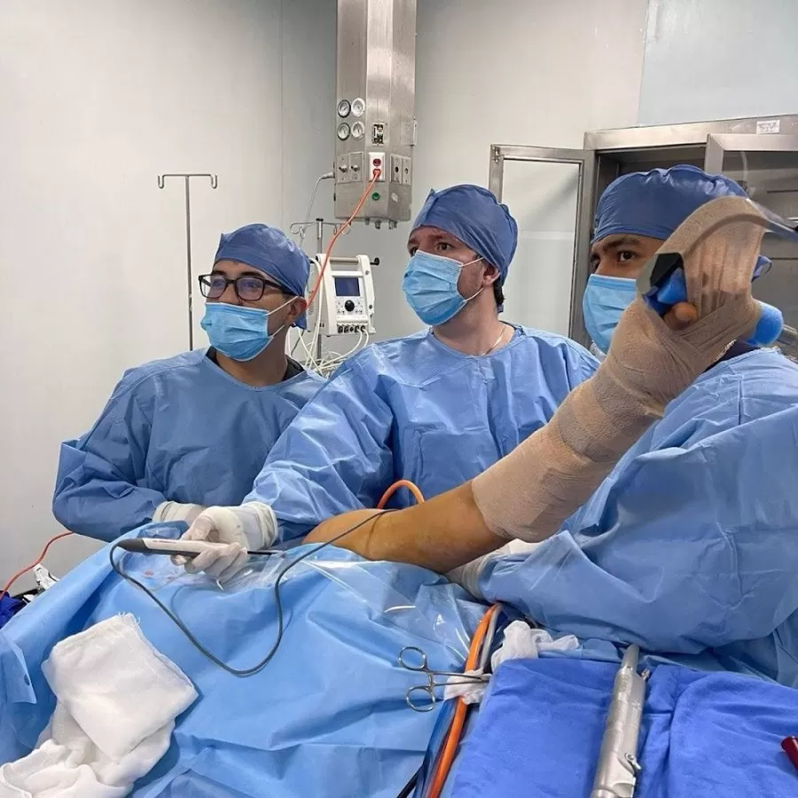 Dr. Edwin Acosta Traumatólogo - Ortopedista - Artroscopista - Photo 2
