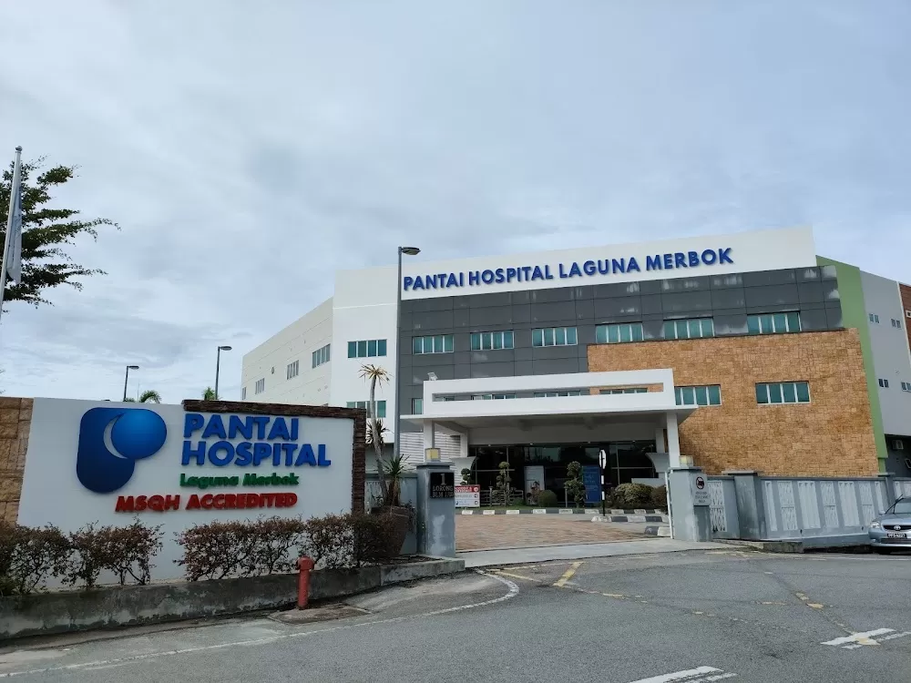 Pantai Hospital Laguna Merbok - Photo 5