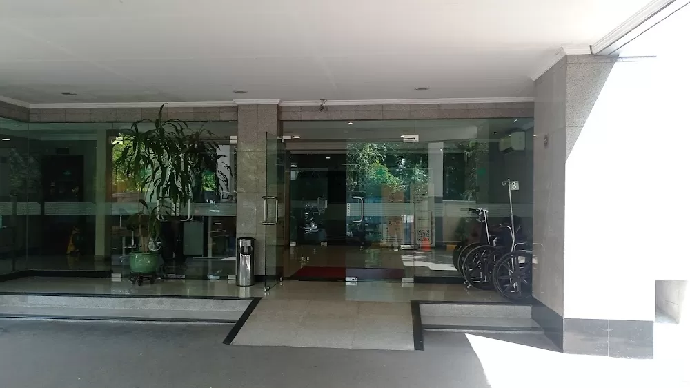 Medistra Hospital - Photo 8