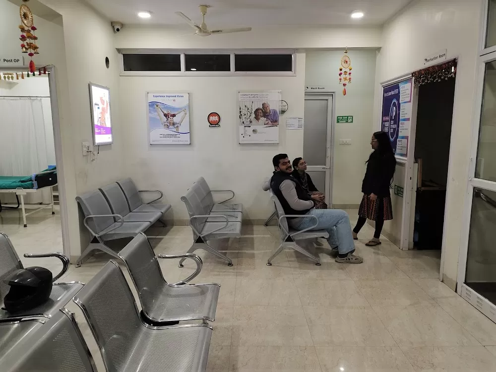 Prakash Eye Hospital and Laser Center - Photo 3