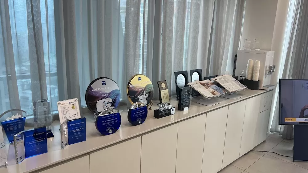 SNU Eye Clinic - Photo 6