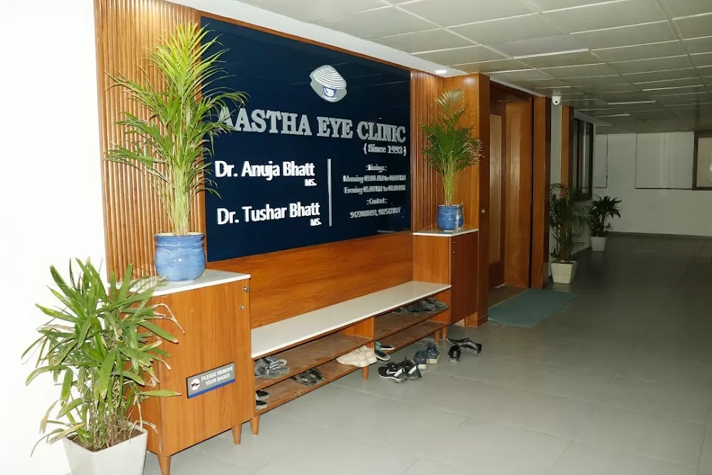 Dr. Tushar Bhatt – Refractive Surgeon | Cataract Surgery | Lasik Eye Surgeon | Keratoconus Eye in Satellite Ahmedabad - Photo 4