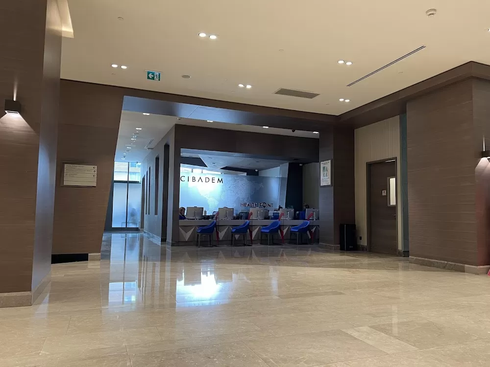 Acıbadem Altunizade Hastanesi - Photo 3