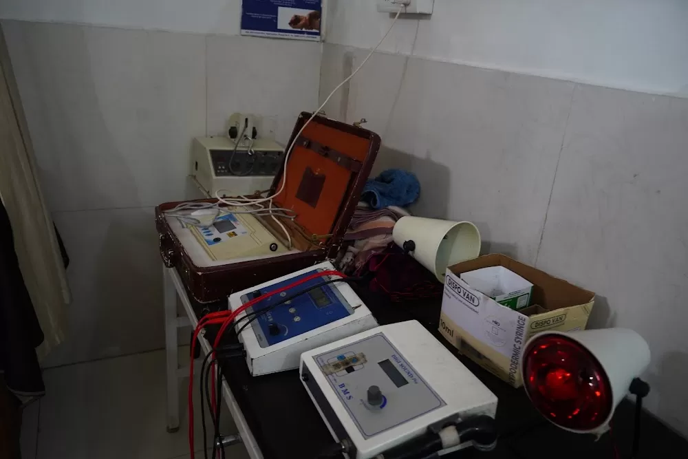 Navjeevan Hospital - Photo 7