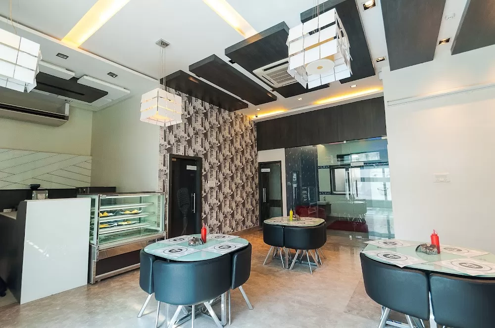 Apollo Dental Clinic, Nungambakkam | Best Dental Clinic in Chennai | Root Canals, Aligners, Implants, Crowns - Photo 8