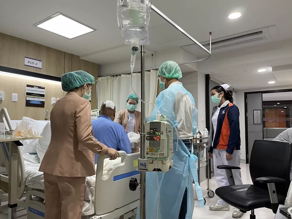 ViMUT Theptarin Rama 4 Hospital - Photo 5