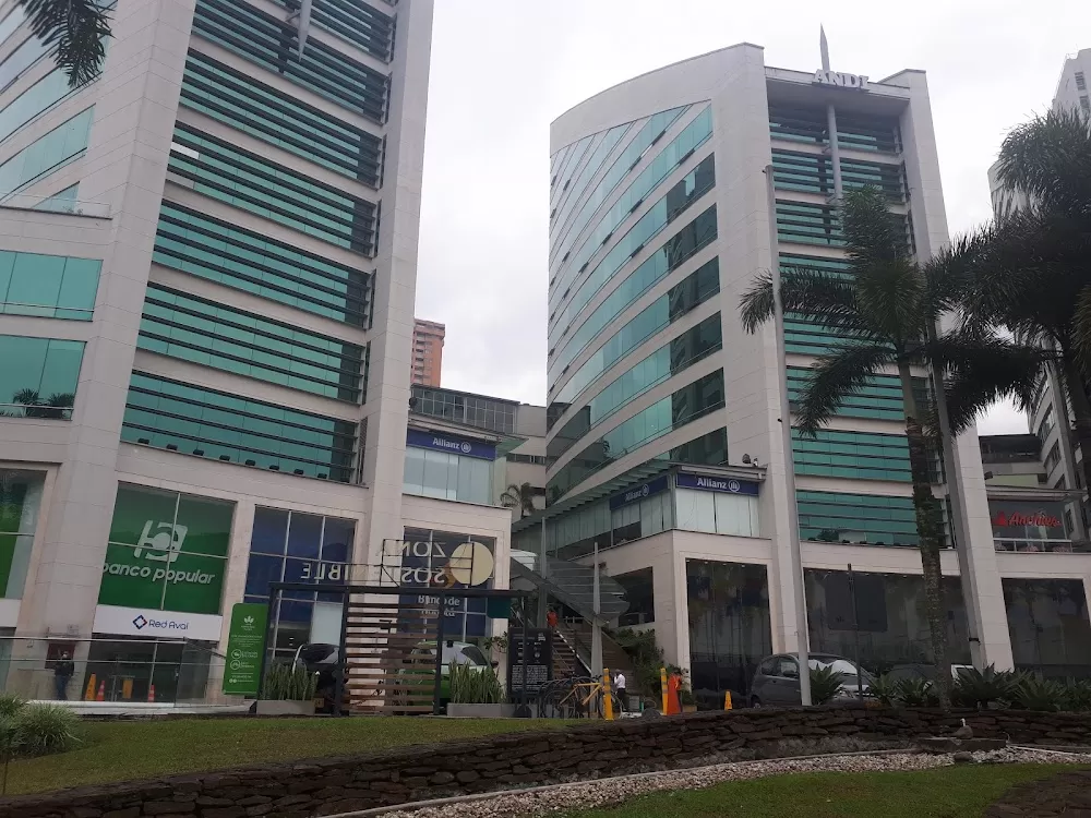 Centro médico Allianz Medellín - Photo 2