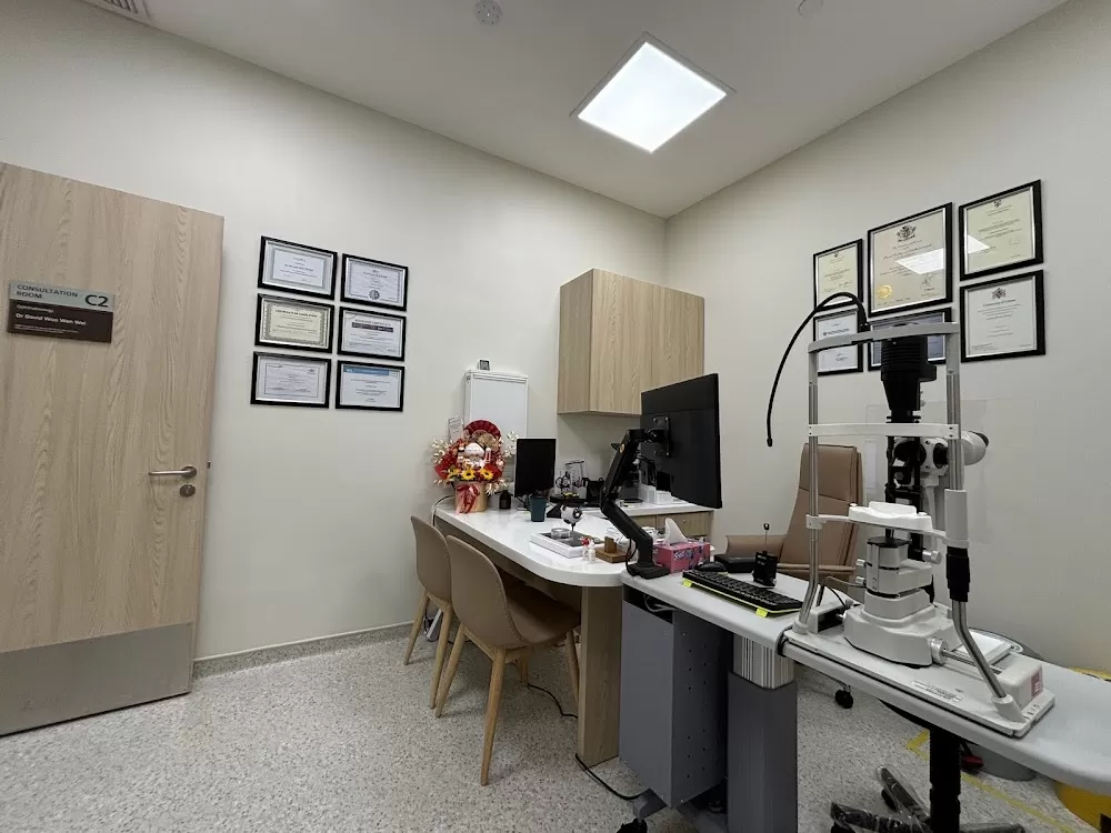 Dr. David W. Woo Eye Specialist | 邬文伟眼科专科医生 - Photo 3