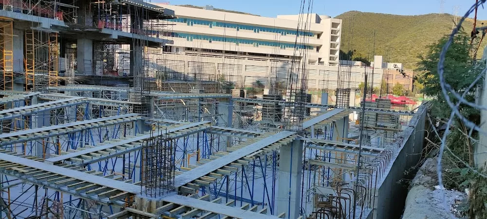 Torre de Especialidades Médicas - Hospital Ángeles Valle Oriente - Photo 3