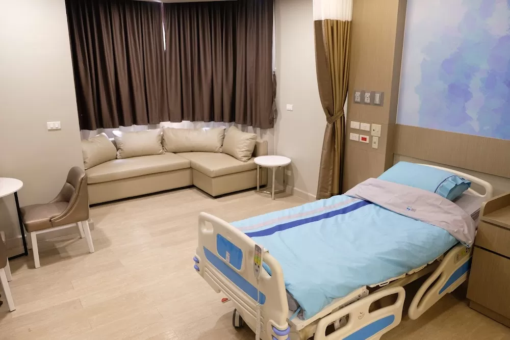 Paolo Kaset Hospital - Photo 4
