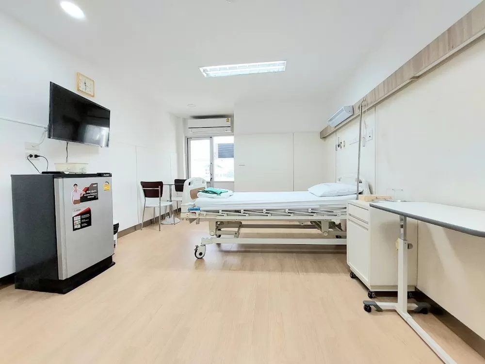 IMH Silom Hospital - Photo 1