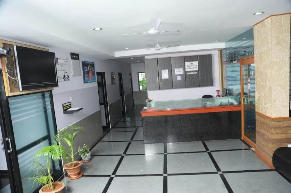 Challa Eye Care Centre | Best Eye Hospital in Hyderabad | Cataract and Lasik Eye Surgery - Photo 4