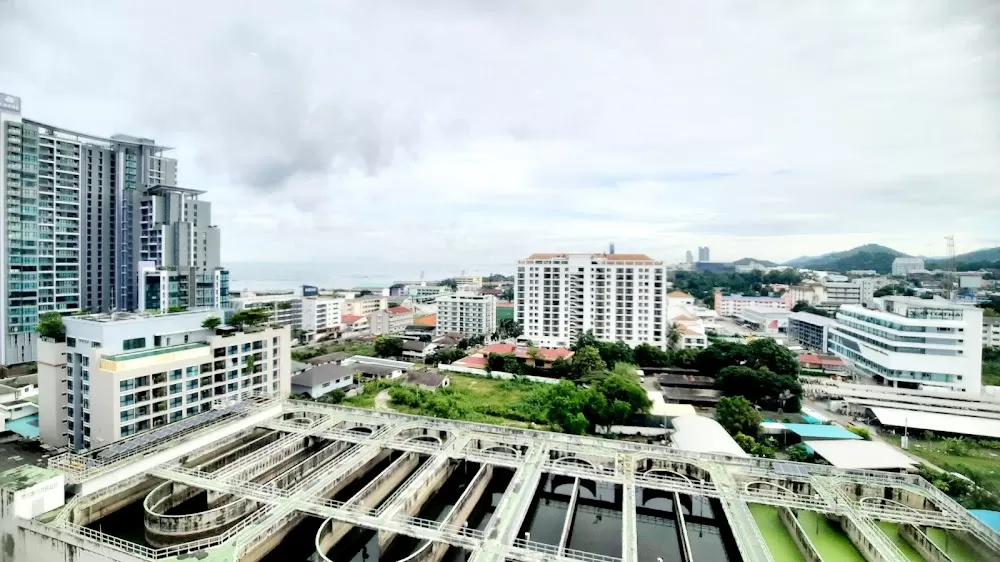 Phyathai Sriracha Hospital - Photo 2