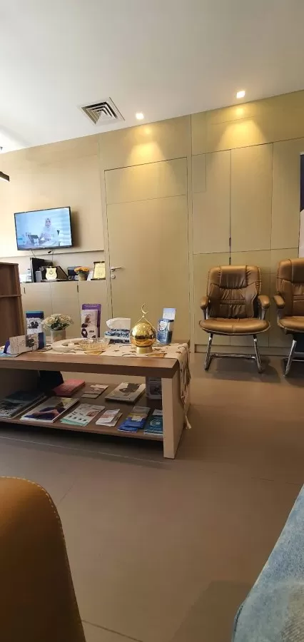 Dr.Raed Abu Ghosh Gastro Clinic, عيادة الدكتور رائد أبو غوش إستشاري الجهاز الهضمي والكبد والتنظير - Photo 2