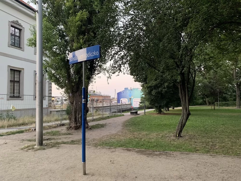 Centrum Głosu dla Profesjonalistów MEDINCUS w Warszawie - Photo 7