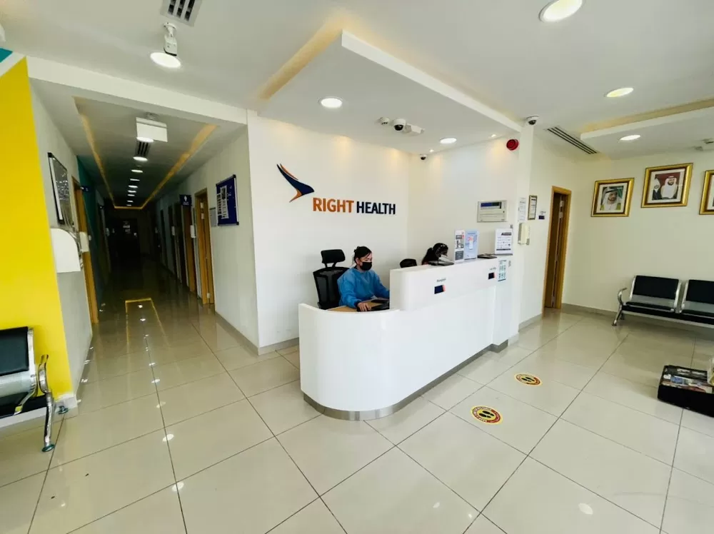 Right Health Karama Medical Center (Burjuman Br.) - Photo 1
