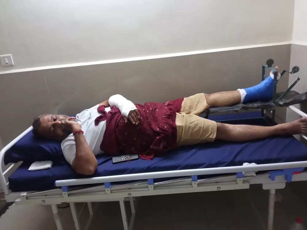 VMS hospital - Multispeciality hospital - 24by7 emergency - trauma - orthopedic surgery - in paldi - Photo 2