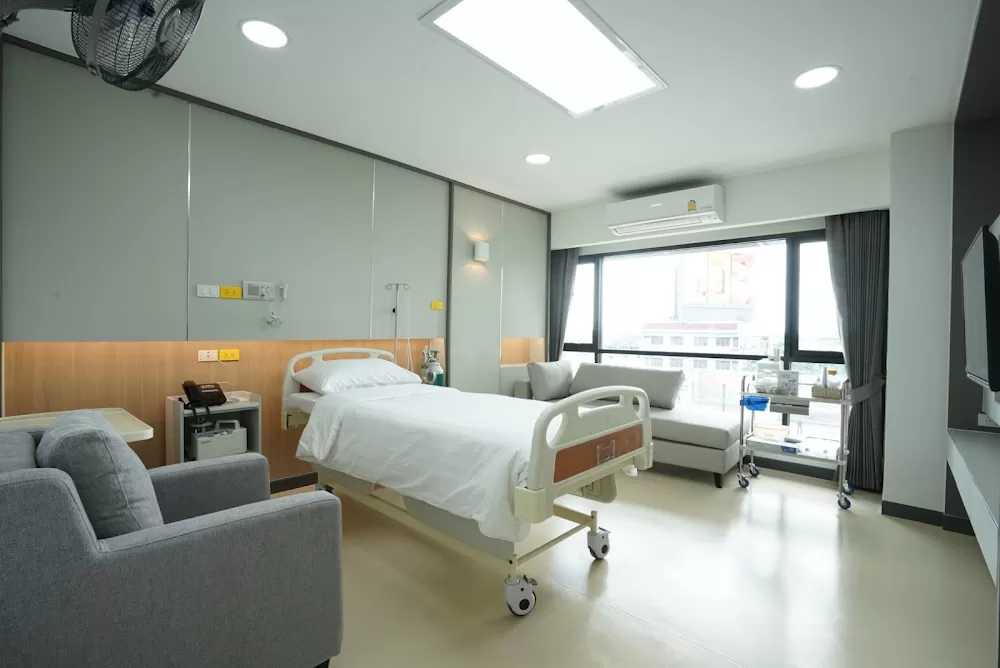 Surat Eye Hospital - Photo 2