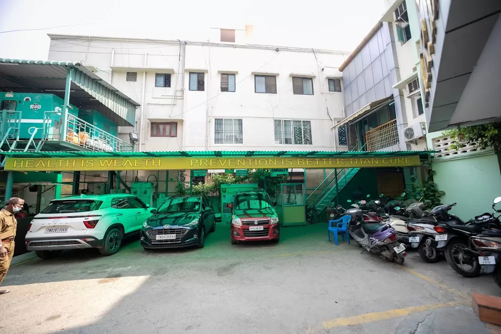 M R Hospitals - Photo 5