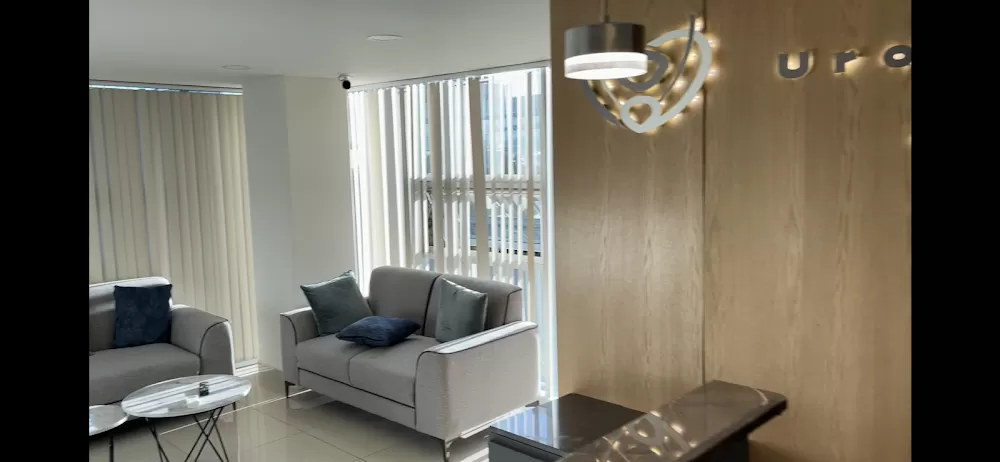 Médico Coloproctólogo y Cirugía de Piso Pélvico en Roma Sur, CDMX - Dr. Carlos Adrián Niño Carrasco - Photo 4