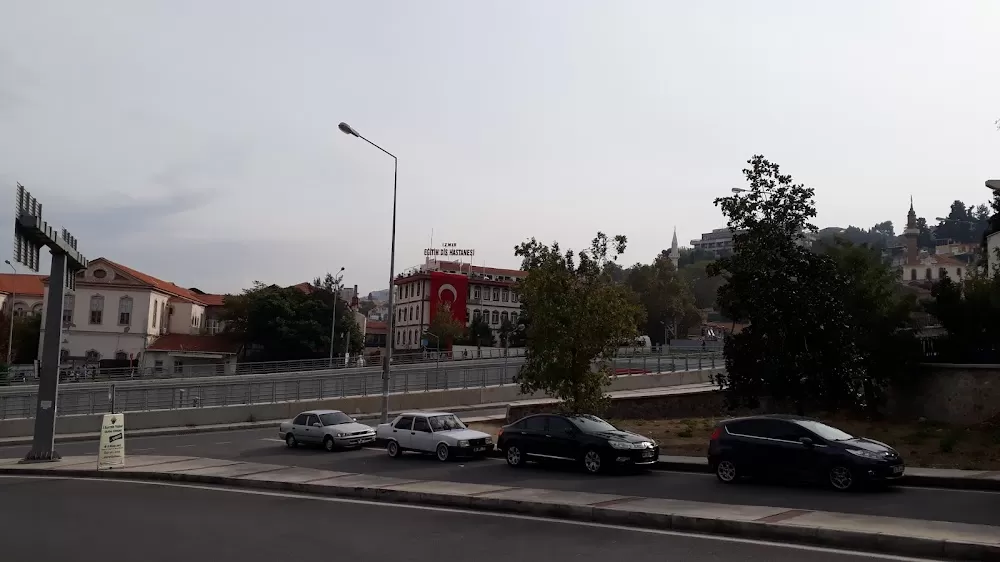 İzmir Eğitim Diş Hastanesi - Photo 3