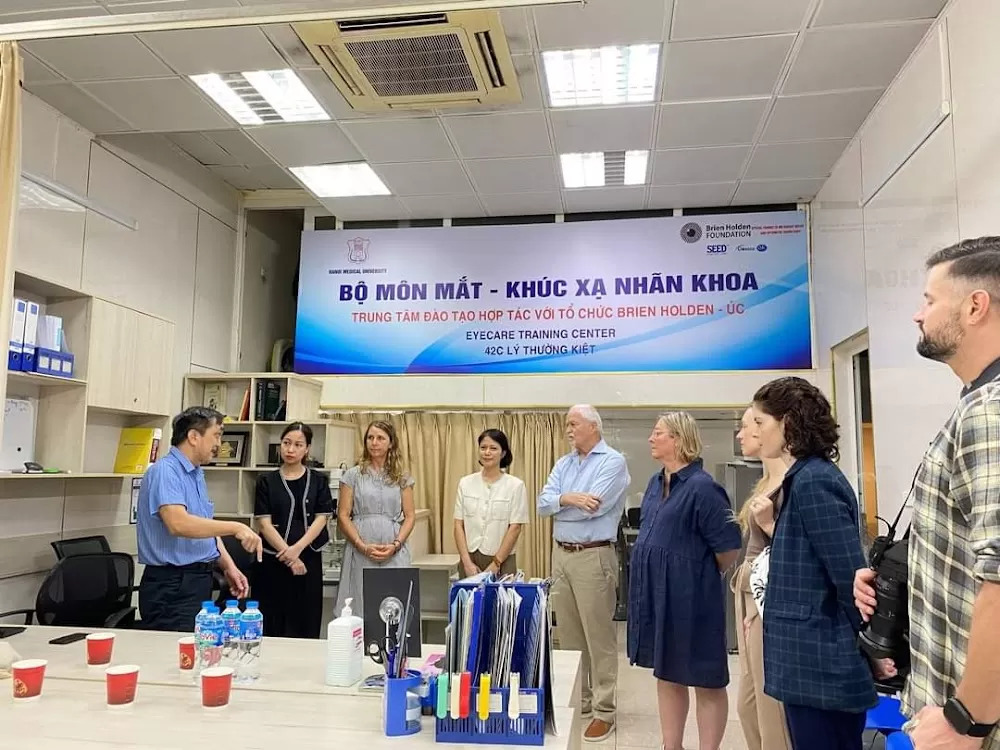 Phòng Khám Mắt BV Đại Học Y - Eye Clinic - Hanoi Medical University Hospital - Photo 2