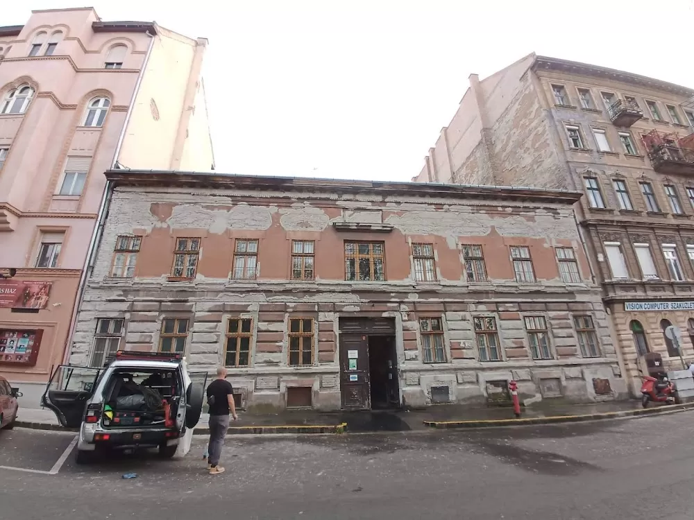 Ébredések Alapítvány - SE Közösségi Pszichiátriai Centrum - Photo 1