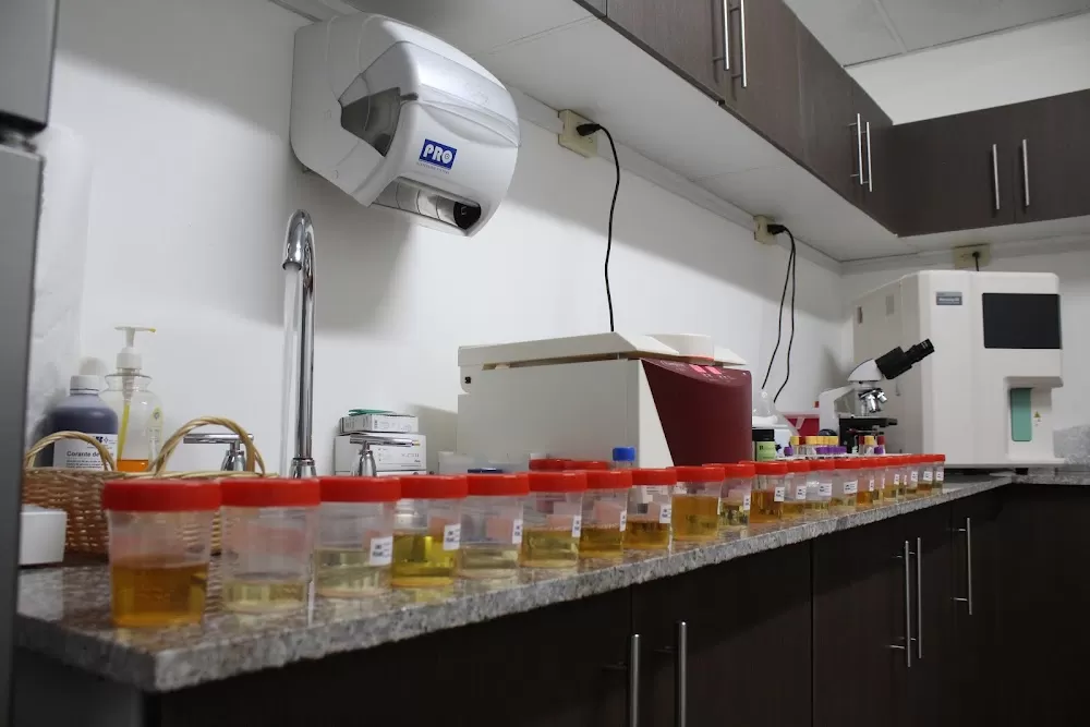 CLINICA VITALMED (MÉDICO Y DENTAL) - Photo 1