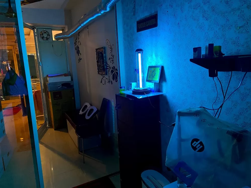 H P Eye & Retina Care Group Dr Amit Srivastava Lalghati eye doctor - Photo 6