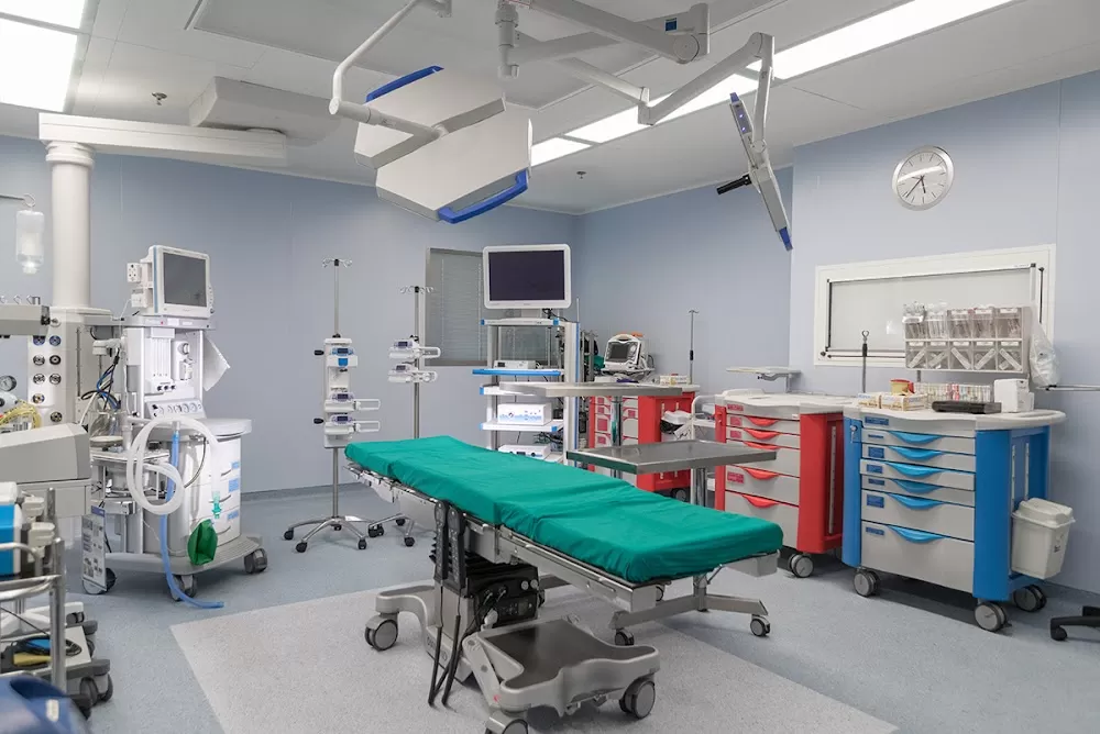 Beverly Hills Specialty Hospital - Photo 2
