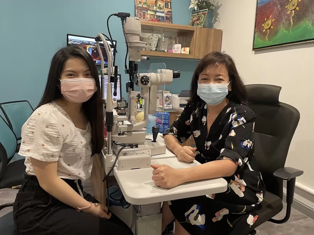 OasisEye Specialists - Photo 8