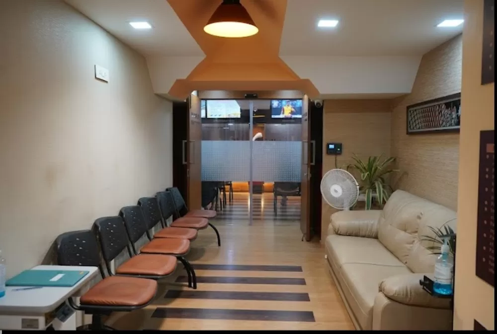 Manish Eye Institute - Photo 4