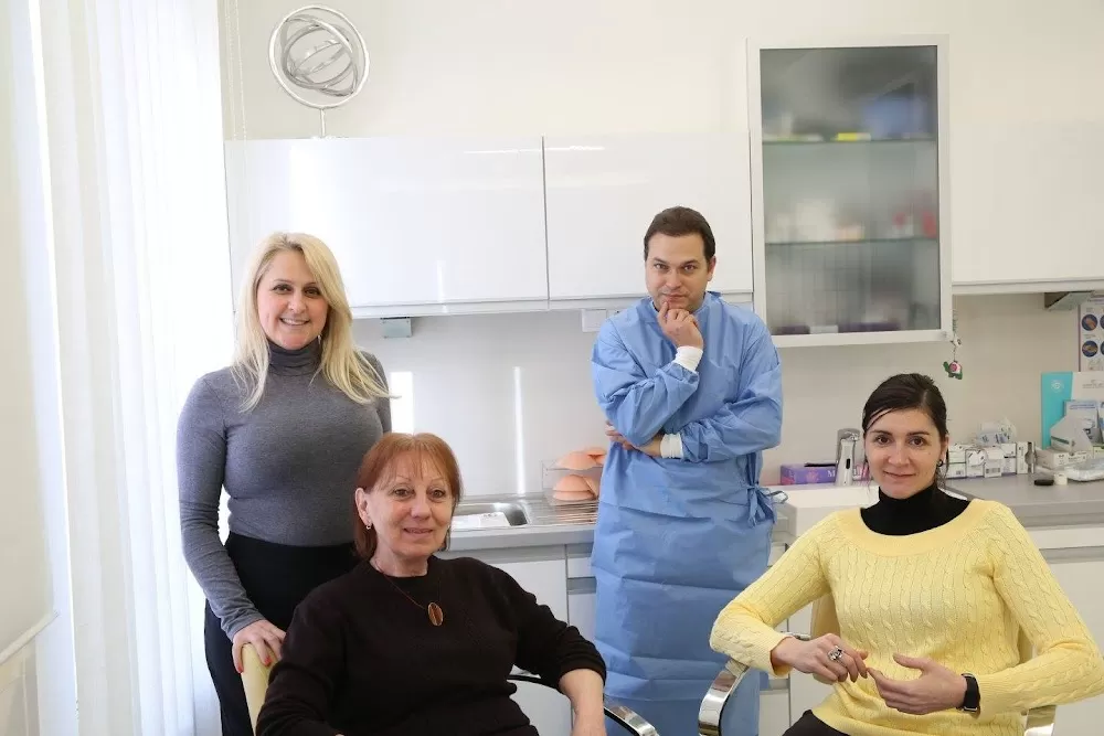 dr. Pataki Gergely plasztikai sebész - Photo 3