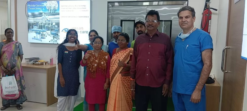 Vasan Eye Care Hospital - (Himayat Nagar, Hyderabad) - Photo 6