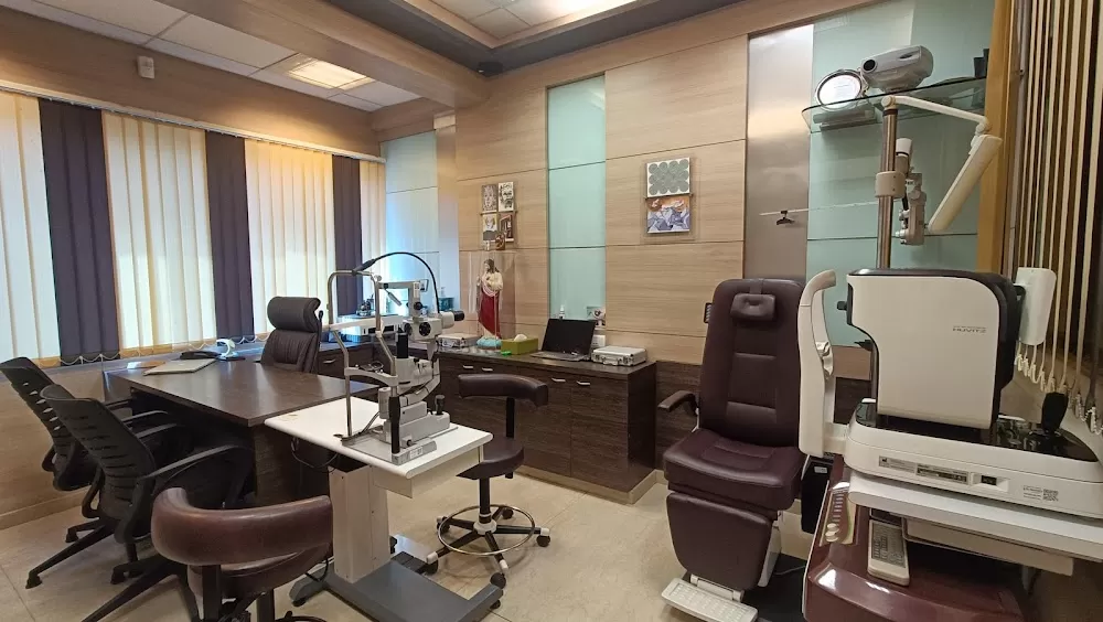 CEDS Eye Hospital | Unit of Dr Agarwals Eye Hospital - Bandra West, Mumbai - Photo 1