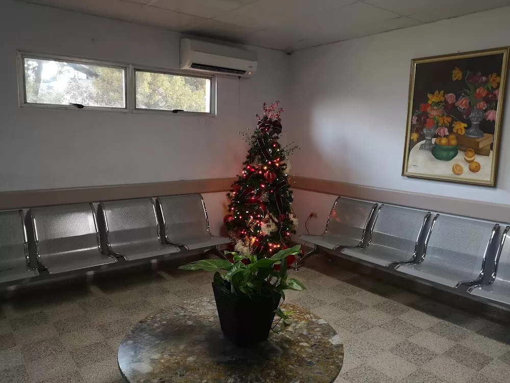 Dr. Abel González clinic - Photo 4