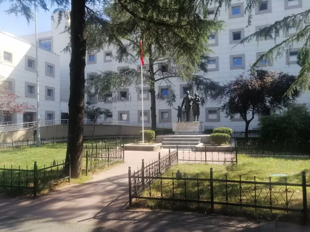 SBÜ Zeynep Kamil Kadın ve Çocuk Hastalıkları Eğitim ve Araştırma Hastanesi - Photo 3