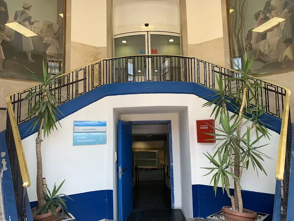 Centro de Especialidades Periférico Hermanos Sangro - Photo 1