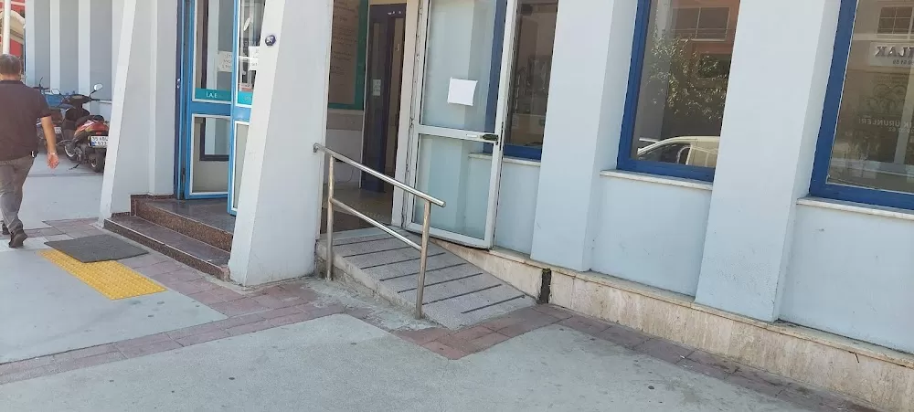 İzmir Atatürk Eğitim Ve Araştırma Hastanesi Narlıdere Semt Polikliniği - Photo 2