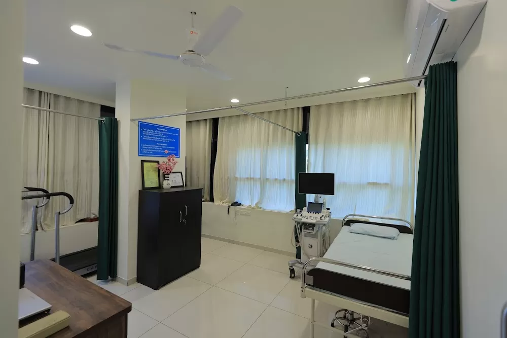 Dr. Krish Vaidya's iCure Heart & EECP Clinic - Photo 1