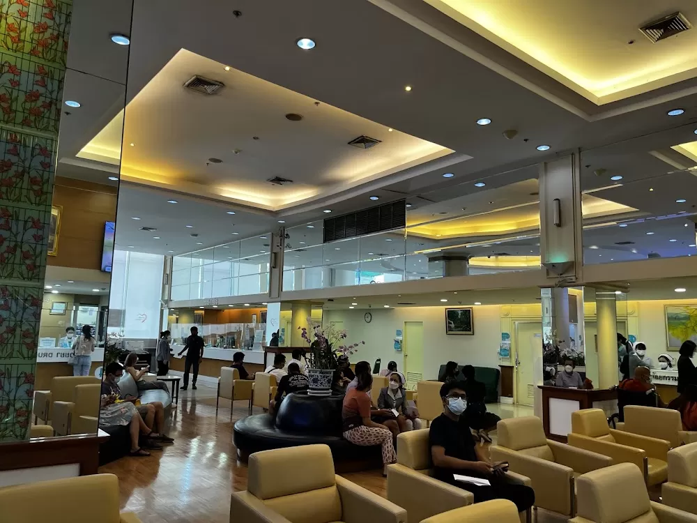 Bangpakok 9 International Hospital - Photo 2