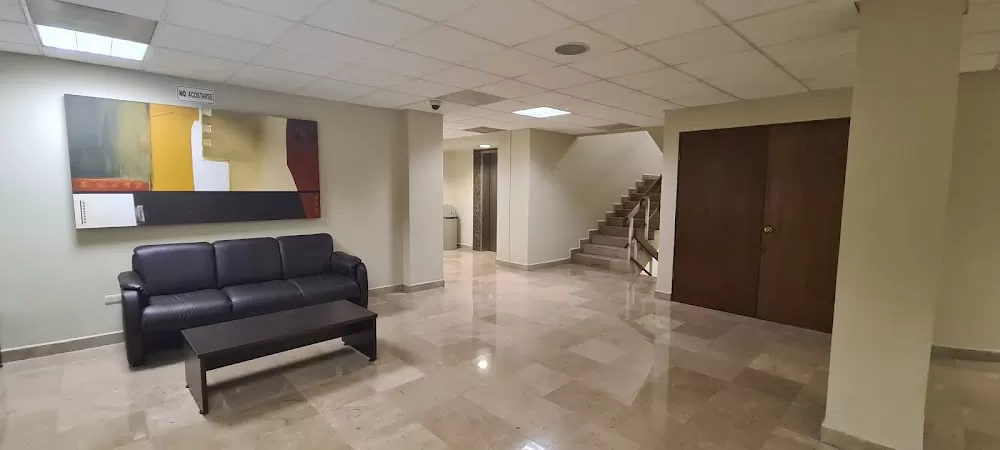 Centro Médico de la Mujer - Photo 6