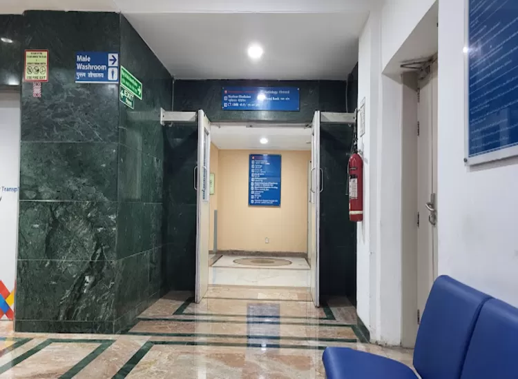 Department of Nephrology Indraprastha Apollo Hospital - Photo 4